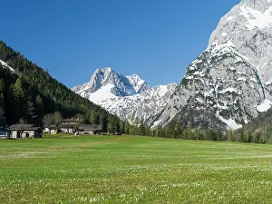 Vernus: The Karwendel Mountain Range near Gramai
