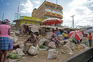 Naivasha: Kenyan market traders outside Kamere township, Naivasha