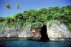Tonga: Kingdom of Tonga - Swallow's Cave