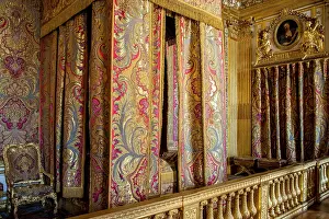 Queen: King's Chamber and bed at Chateau de Versailles
