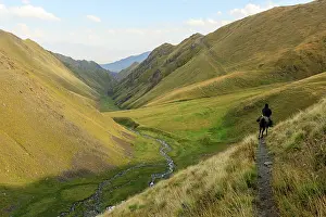 Peoples: Kirghiz following the bed of a river - Kyrgyzstan