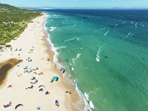 Sports: Kite surfers at the Valdevaqueros beach near Tarifa