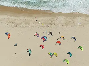 Sports: Kite surfers at the Valdevaqueros beach near Tarifa