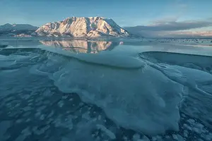 Peter Mather: Kluane Lake frozen in winter Kluane National Park
