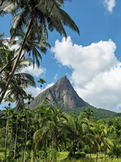 Lankan: Knuckles mountain range with Lakegala mountain and