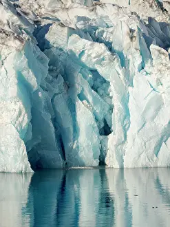 Strait: Knud Rasmussen Glacier (also called Apuseeq Glacier)