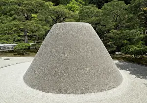 Piles: Kogetsudai sand pile at Ginkaku-ji, Zen Temple of