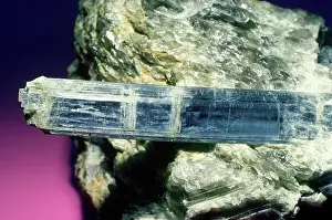 Tectonic: Kyanite from North Carolina