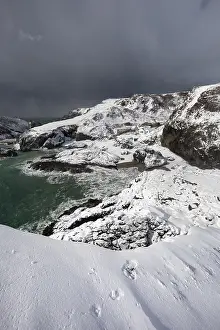 Bays: Kynance Cove - Snow - Cornwall - UK