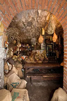 Isola: La Cantina di Gioachino old and characteristic cellar Giglio