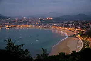 Frazier: La Concha Bay and the city of Donostia-San