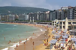 Pyrenees: La Concha Bay in the city of Donostia-San
