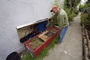 Neighborhood: LA Eco-Village Worm Composter