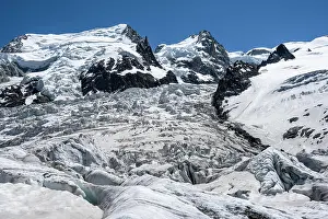 Crack: La Jonction, glacier tongue, Glacier des Bossons