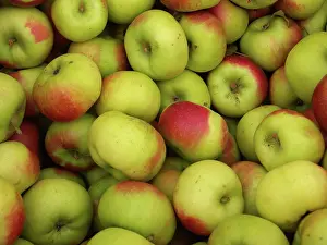 Finger: Lady Apples