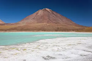 Lipez: Laguna Verde at the foot of volcano Licancabur