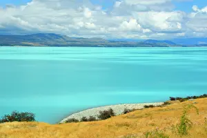 Makes: Laka Pukaki - milky blue water of Lake Pukaki makes