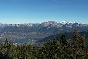 Rhene: Lake Annecy and the massif of Tournette, in the