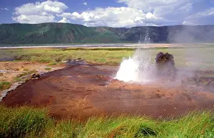 Streaming: Lake Bogoria - soda lake with hot springs and geysers