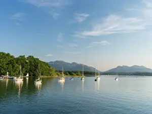 Yacht: Lake Chiemsee with the Bavarian Alps in