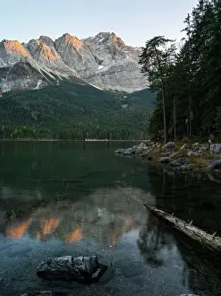 Cable: Lake Eibsee in early winter, fall with mount