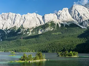 Garmisch: Lake Eibsee with the Wetterstein Mountain