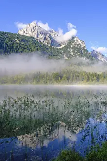 281019: Lake Ferchensee and Wettersteinspitze with early