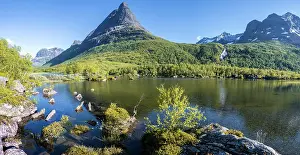 Trollheimen: Lake Litlvatnet in Innerdalen High Valley, Innerdalst rnet