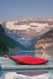 Louise: Lake Louise with Victoria-Glacier