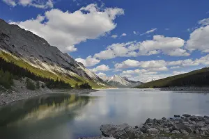 Alberta: Lake Medicine Lake, Jasper National Park