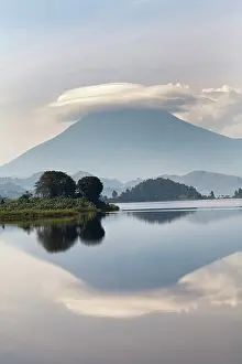Virunga: Lake Mutanda near Kisoro with the Virunga