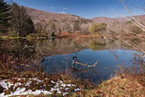 Lake at Oliverea in autumn (fall)