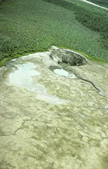 Vanishing: Lake vanishing into sinkhole