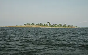 Jinja: Lake Victoria, Uganda, Africa - fishing village