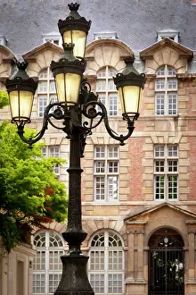 University: Lamppost in Place de Furstenberg with Institutudes