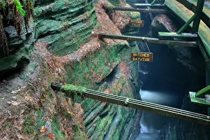 Tours: Land excursion on the Upper Dells Tours of the Wisconsin