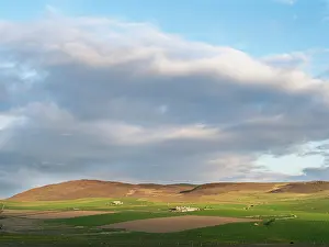 Yesnaby: Landscape with farms, fields and hills during