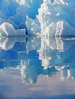 Warming: Landscape with icebergs in the Sermilik (Sermiligaaq)