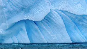 Warming: Landscape with icebergs in the Sermilik (Sermiligaaq)