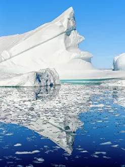 Warming: Landscape with icebergs in the Sermilik (Sermiligaaq)