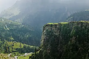 Ladakh: Landscape of Kulu Valley, between Manali