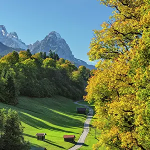 Local: Landscape near Wamberg against Zugspitze (2962m)