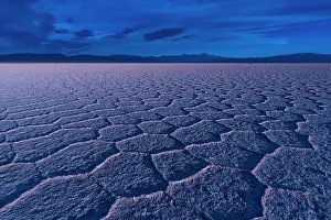 Exploitations: Landscape at sunset in Salinas Grandes in the province