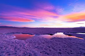 Exploitations: Landscape at sunset in Salinas Grandes in the province