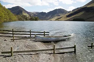 Cumbria: Landscape view of Lake Buttermere, Cumbria, England