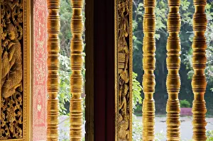 Pavilion: Laos - Window with colonettes in the magnificent