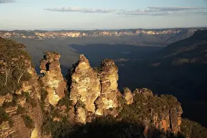 Katoomba: Late Afternoon Light on The Three Sisters