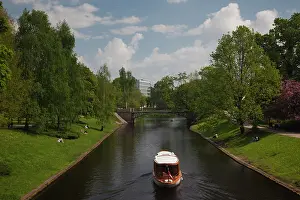 Vecriga: Latvia, Riga, Bastejkalns City Park and