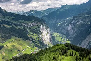 Jungfrau: Lauterbrunnen valley, mountain landscape, Lauterbrunnen