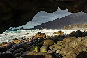 Lava: Lava cave on the coast near La Maceta, El Hierro